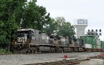 NS 8845 leads train 213 past the signals at Aycock